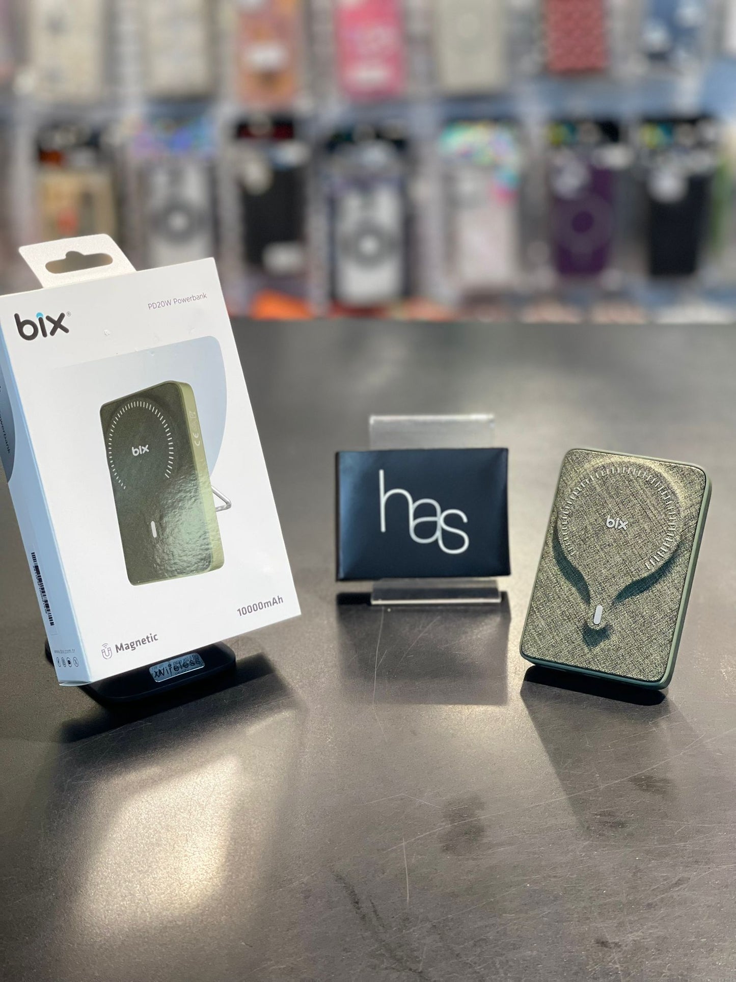 BİX PB105 10000MAH Stand Özellikli PD20W Type-C Magsafe Powerbank